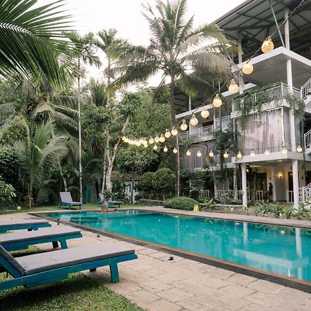 French Garden Kandy Luaran gambar