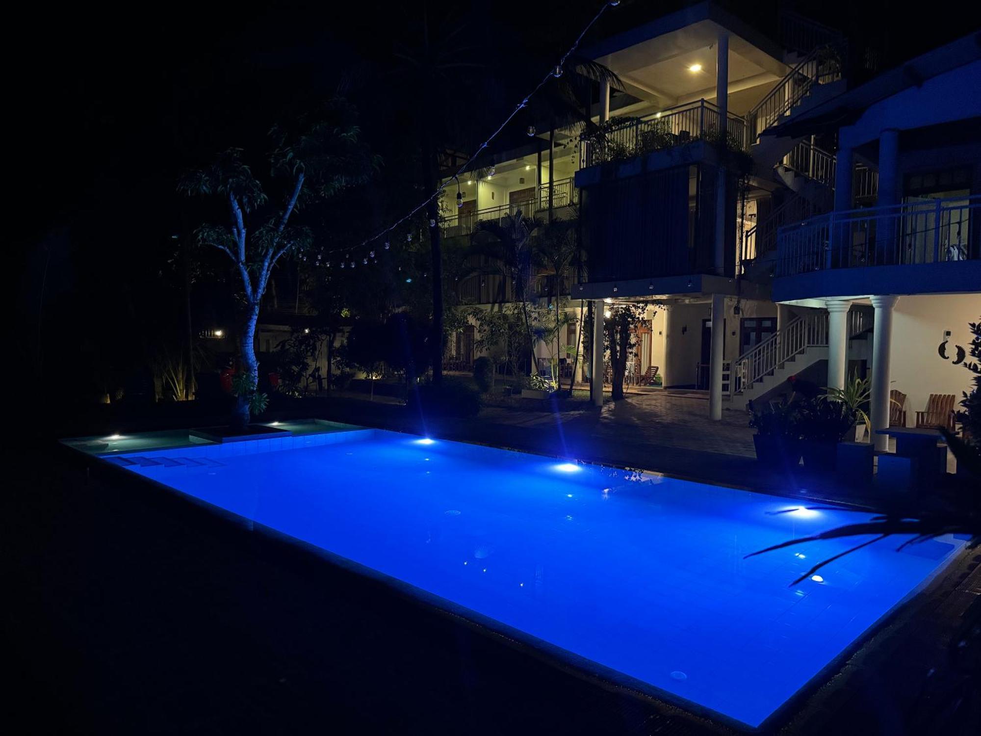 French Garden Kandy Luaran gambar