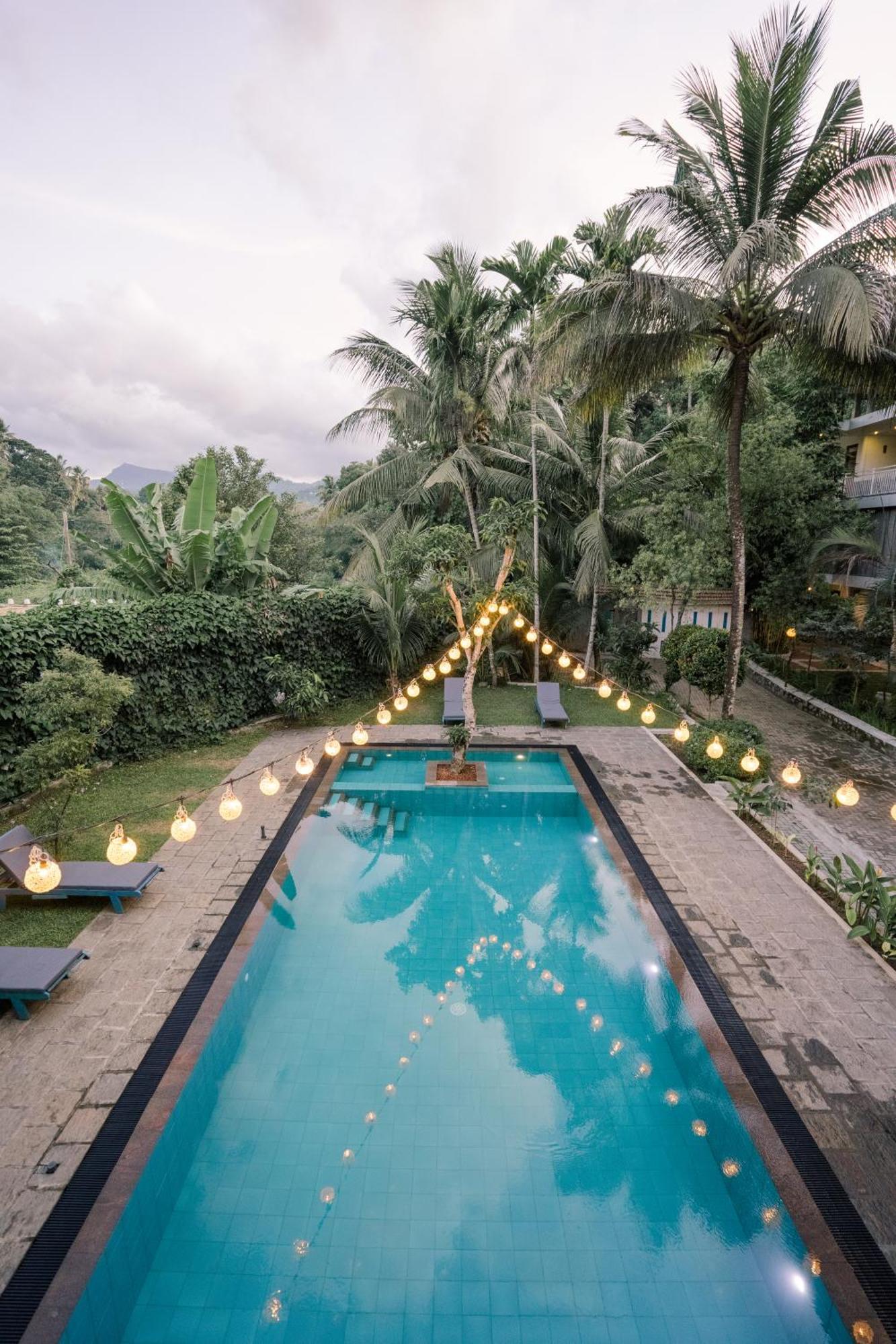 French Garden Kandy Luaran gambar